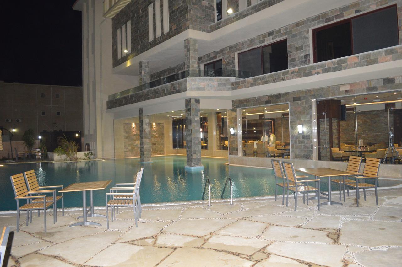 Panacea Suites Hotel Borg El Arab Exterior foto